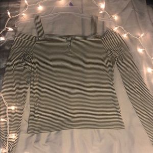 Aeropostale off the shoulder Shirt!